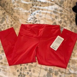 Lululemon’s Wunder Under Crop II